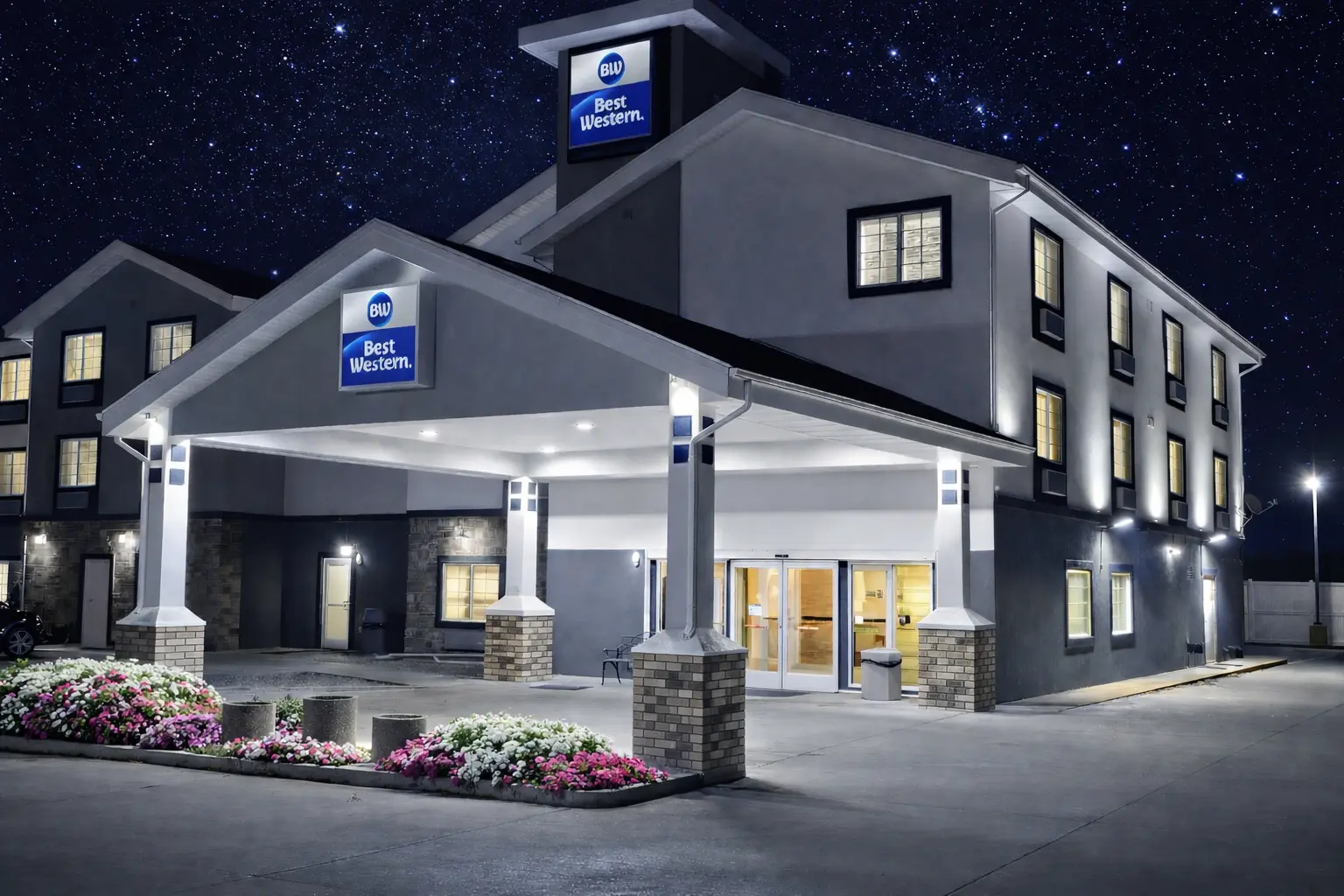 Best Western Vernal Inn — Hotel Exterior at Night